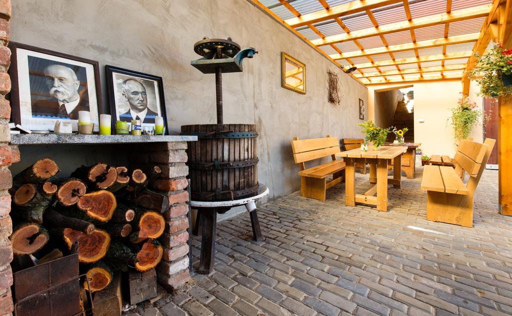 Nad Vinnym Sklipkem Znojmo Exterior foto